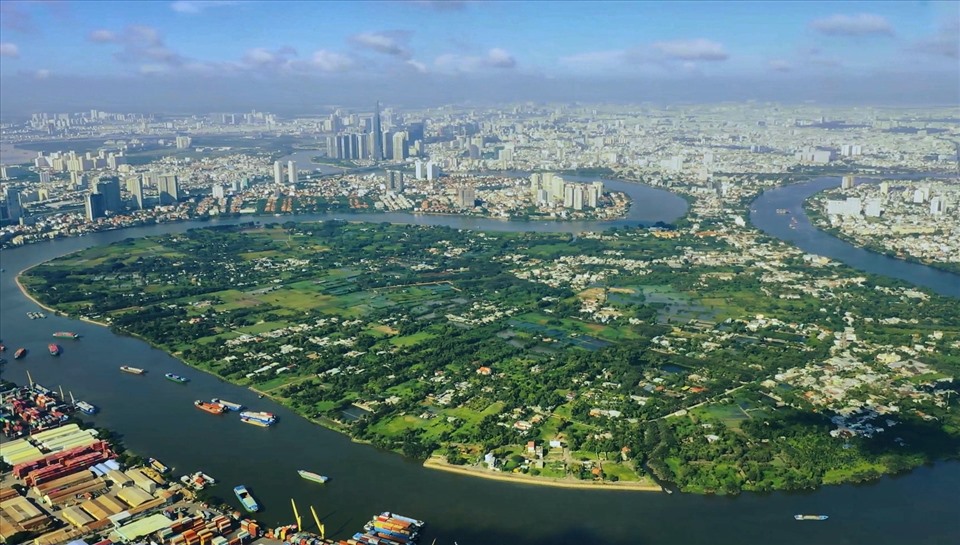 Hiện nay việc việc quy hoạch 2 bên bờ sông Sài Gòn còn manh mún, chưa đồng bộ. Trong ảnh là bà đảo Thanh Đa bị quy hoạch “treo nhiều năm”.