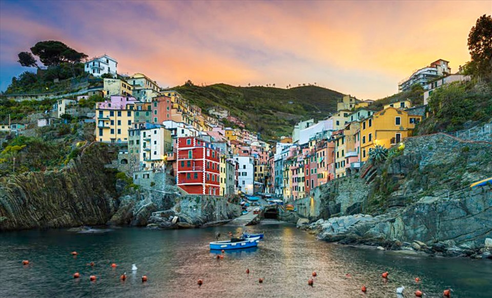 Thị trấn Cinque Terre ở Italia. Ảnh chụp màn hình