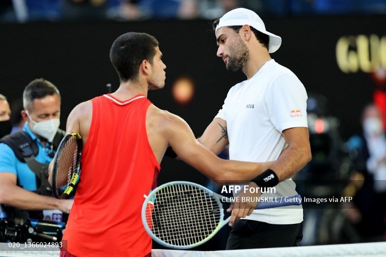 Tay vợt 18 tuổi, Carlos Alcaraz, khiến hạt giống số 7 Matteo Berrettini trải qua trận đấu kéo dài 4 giờ 13 phút. Ảnh: AFP