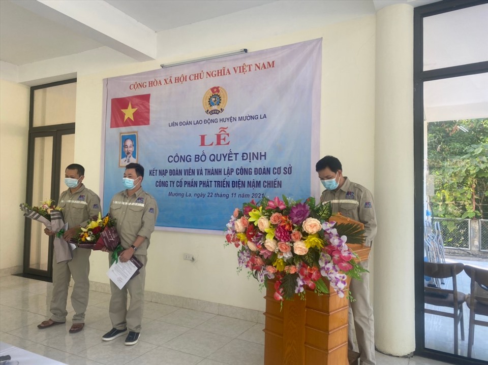 Công đoàn huyện Mường La tăng cường thành lập các CĐCS, thu hút đoàn viên mới tham gia.