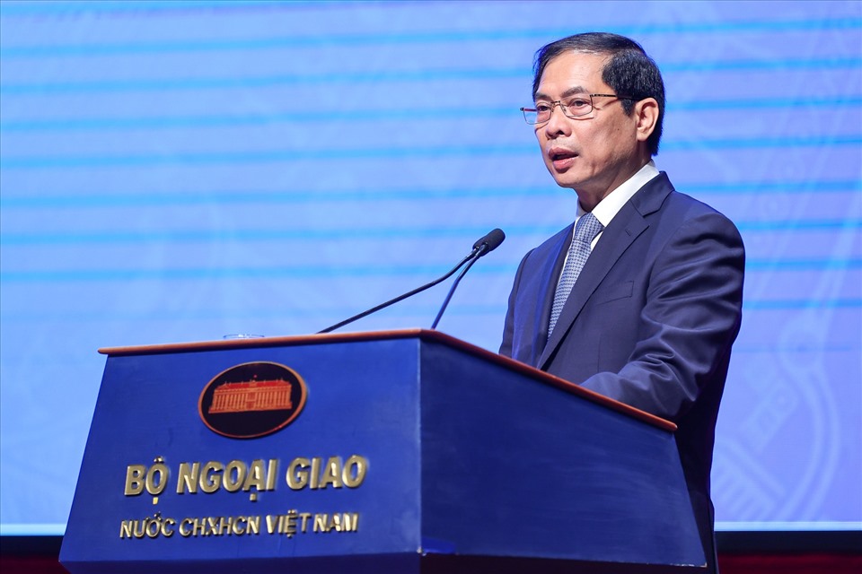 Bộ trưởng Ngoại giao Bùi Thanh Sơn phát biểu tại hội nghị. Ảnh: Hải Nguyễn