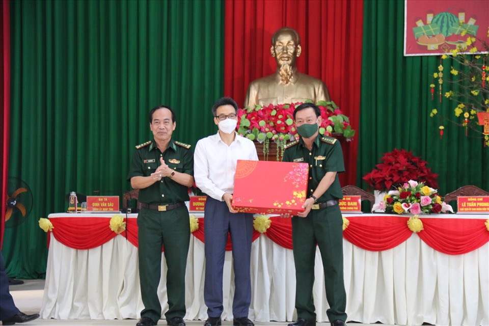 Phó Thủ tướng Vũ Đức Đam thăm chúc tết Bộ Chỉ huy Quân sự tỉnh Bình Thuận. Ảnh: DT