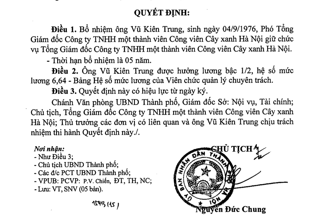 Quyết định bổ nhiệm Vũ Kiȇո Trung do cựu Chủ tịch UBND TP.Hà Nội Nguyễn Đức Chung ký ngày 4.5.2016. Ảnh: CACC