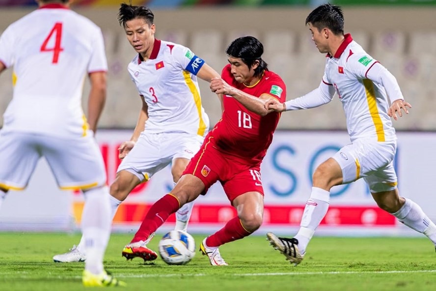 Tuyển Việt Nam có trận đấu gặp tuyển Trung Quốc đúng vào mùng 1 Tết Nhâm Dần 2022. Ảnh: VFF