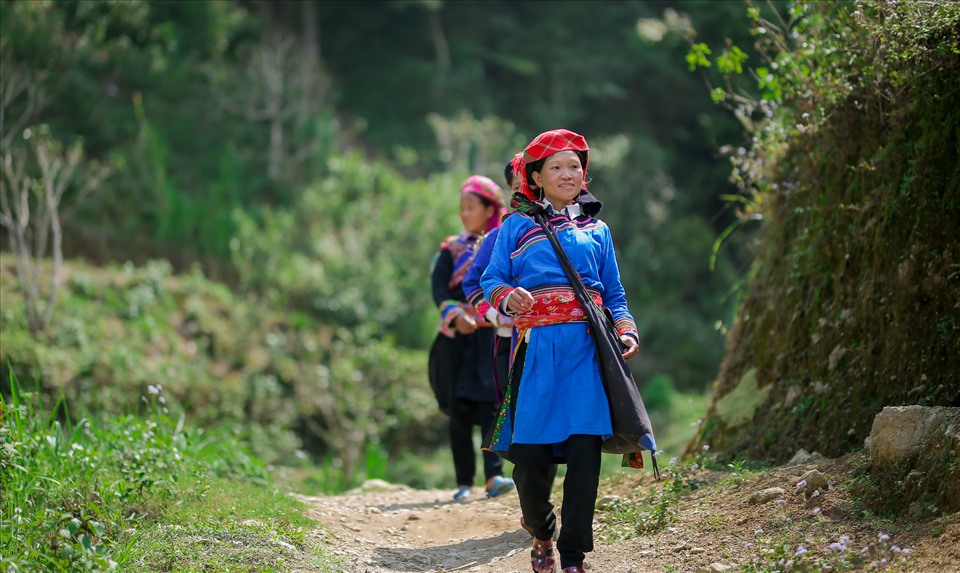 Trang phục của phụ nữ Cờ Lao xanh ở xã Túng Sán, huyện Hoàng Su Phì, tỉnh Hà Giang. Ảnh: Trần Chí Nhân.
