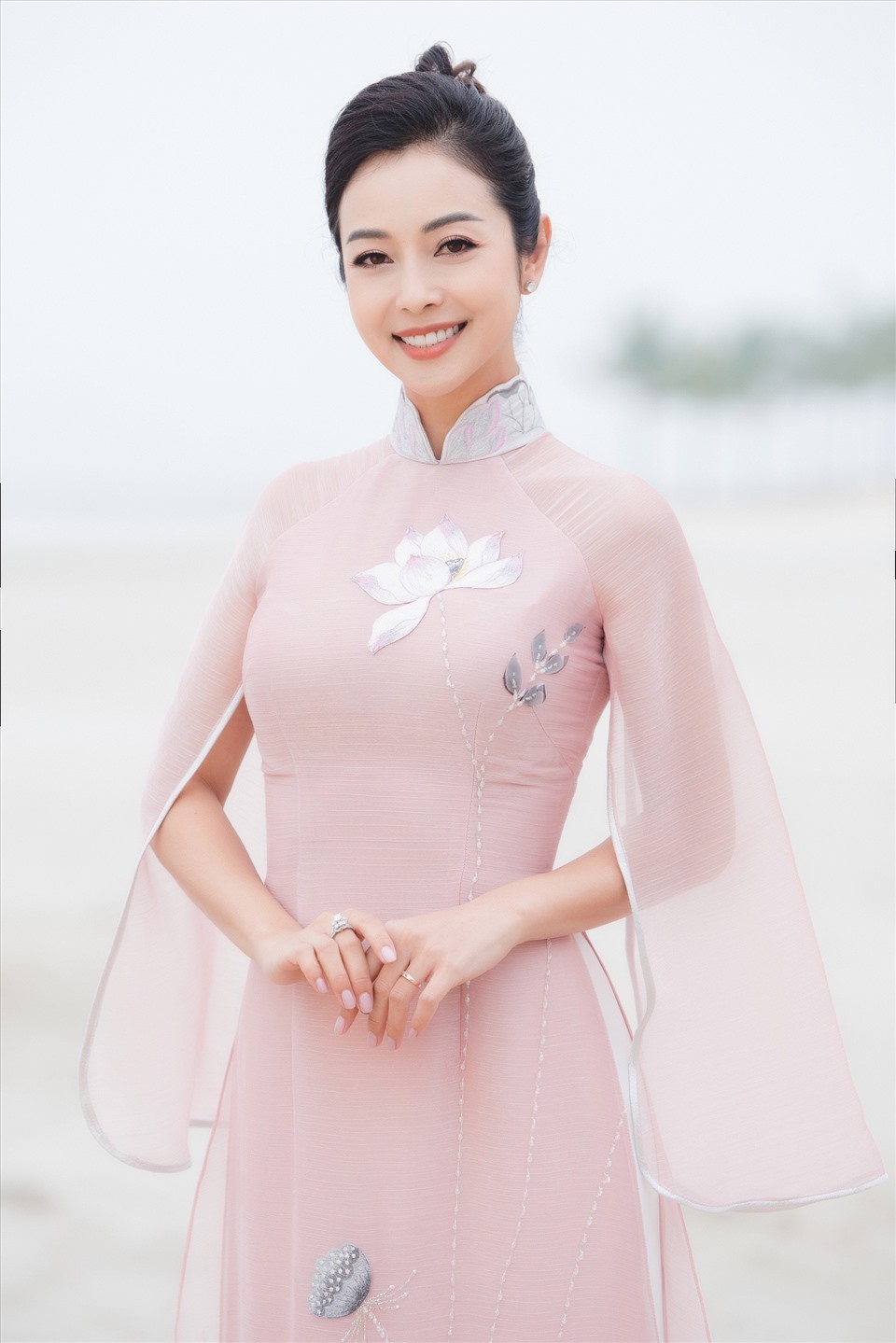 Hoa hậu Jennifer Phạm khoe vẻ rạng ngời, vóc dáng thon gọn dù đã là bà mẹ 3 con. Ảnh: Vũ Toàn