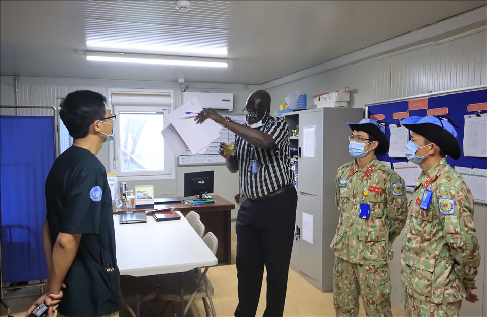 Từng thành viên của Bệnh viện Dã chiến cấp 2 số 3 Việt Nam tại Nam Sudan là những sứ giả để lại ấn tượng đẹp trong lòng bạn bè quốc tế. Ảnh: Nguyễn Đảm/BVDC 2.3