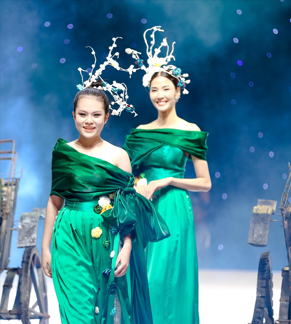 Dorii Fashion Week do NTK Tạ Linh Nhân sáng lập, được tổ chức thường niên với hai mùa xuân hè và thu đông nhằm tạo ra những xu hướng thời trang mới cho trẻ em Việt Nam, mang đậm bản sắc thương hiệu Dorii, đồng thời bắt kịp xu hướng thời trang quốc tế.