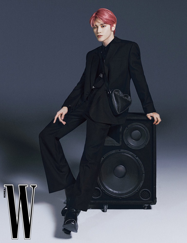 Taeyong (NCT) xuất hiện trên tạp chí W Korea với trang phục và phụ kiện của nhãn hàng Celine. Ảnh: W Korea