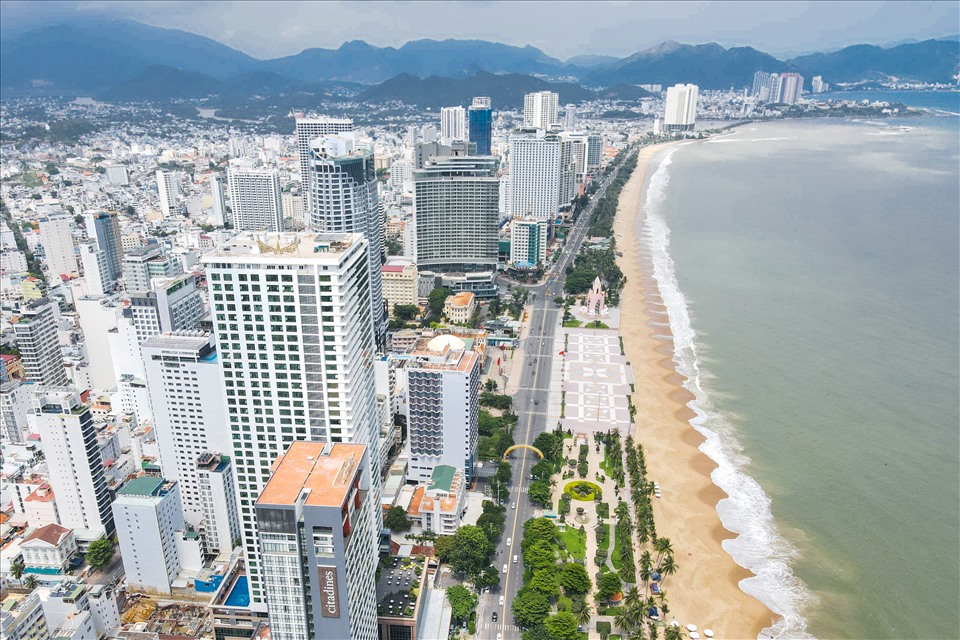 Tỉnh Khánh Hòa đã vươn lên trở thành thủ phủ của vùng kinh tế Nam Trung Bộ. Ảnh: Hữu Long