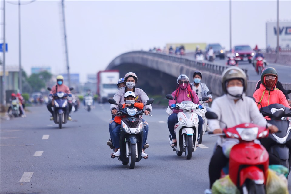 Hình ảnh ghi nhận tại cầu vượt Bình Thuận (huyện Bình Chánh).