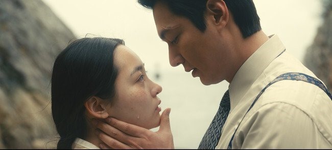 Tạo hình của Lee Min Ho trong phim Hàn Quốc “Pachinko“. Ảnh: CĐM