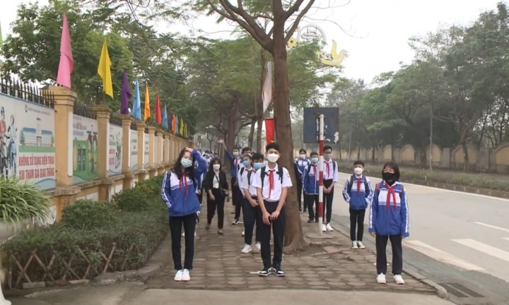 Trường THCS Thanh Liệt (Thanh Trì, Hà Nội) diễn tập đón học sinh đi học trở lại. Ảnh:Tường Vân.