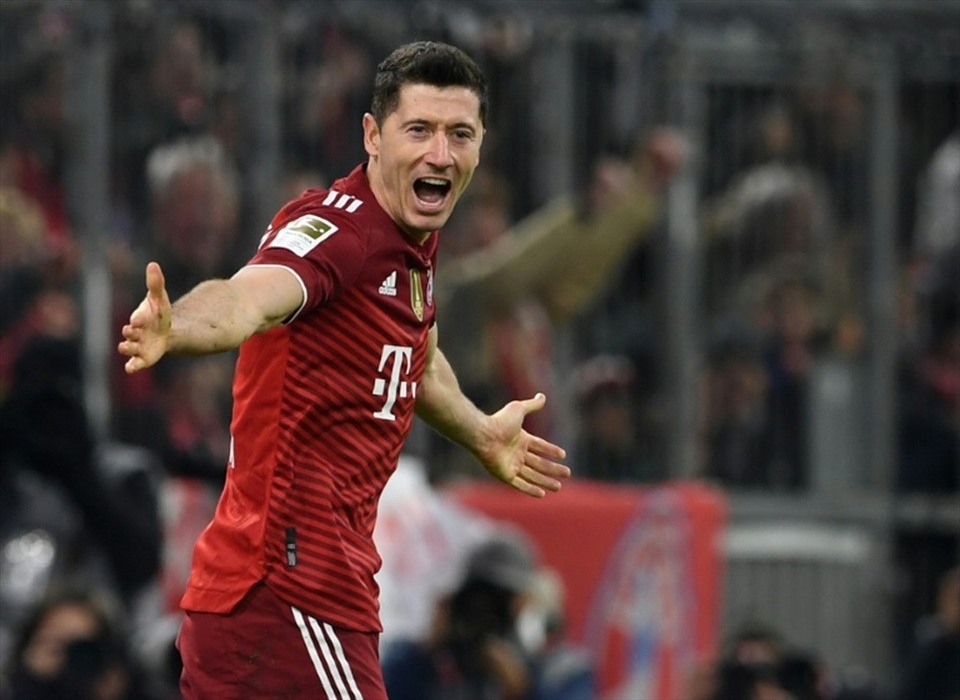3. Robert Lewandowski (Bayern Munich): 19 bàn thắng (38 điểm)