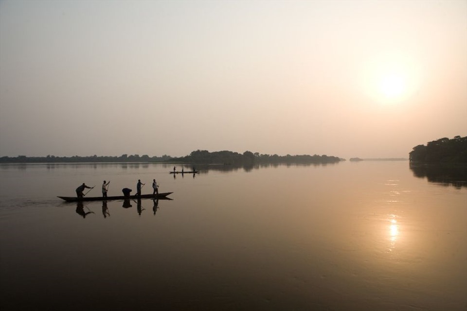 Sông Congo lúc hoàng hôn ở Cộng hòa Dân chủ Congo. Ảnh: UN Photo/Marie Frechon