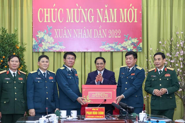 Thủ tướng Phạm Minh Chính chúc Tết cán bộ, chiến sĩ Quân chủng Phòng không-Không quân.