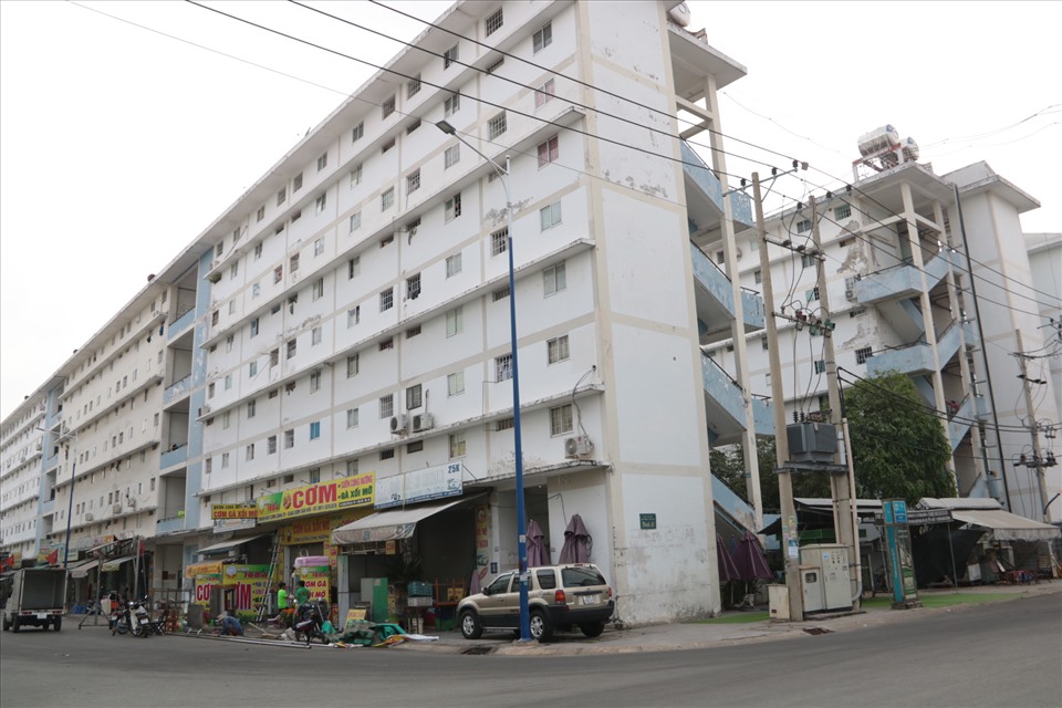 Đây là khu nhà ở xã hội Hòa Lợi, tại thành phố Thủ Dầu Một, tỉnh Bình Dương. Dự án nhà ở cho công nhân lao động có thu nhập thấp đang làm việc trong các khu công nghiệp ở thành phố Thủ Dầu Một, thị xã Bến Cát.