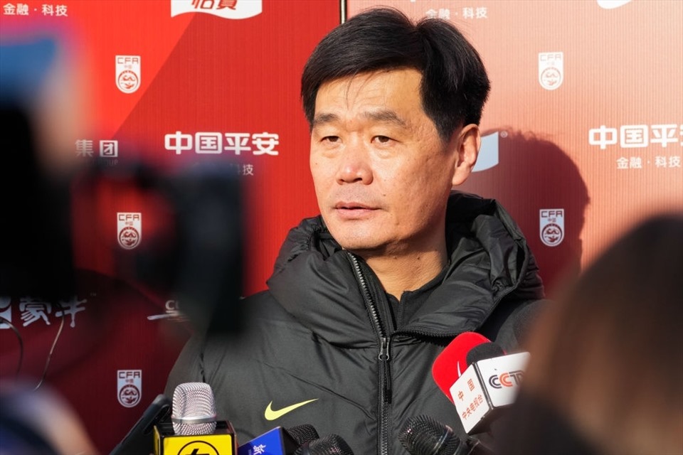 Huấn luyện viên Li Xiaopeng muốn tuyển Trung Quốc có điểm trước Việt Nam. Ảnh: Sohu