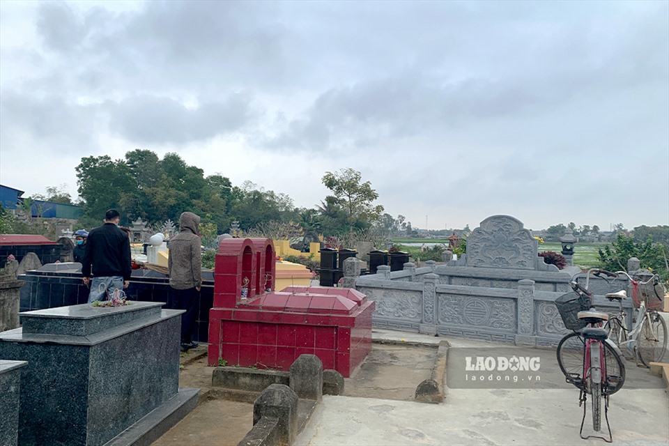 Không gian nghĩa trang tại xã Quảng Giao, huyện Quảng Xương, tỉnh Thanh Hoá được dọn quang sạch sẽ dịp đón năm mới.