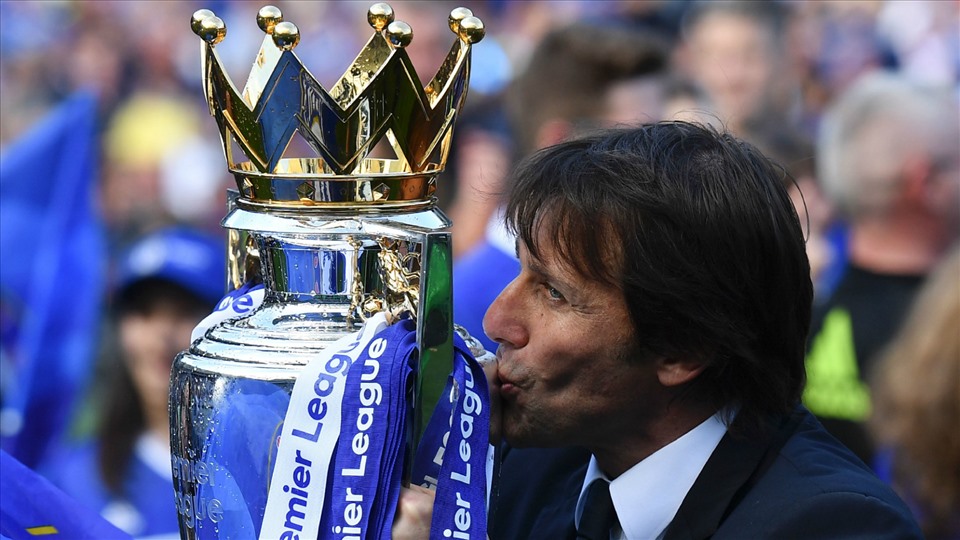 2 năm tại Chelsea là 2 danh hiệu lớn với Conte. Ảnh: AFP