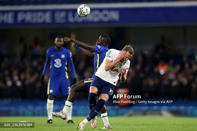 Trong thế trận vượt trội của đội chủ nhà, Tottenham chỉ cầm bóng 36% và tung ra 10 pha dứt điểm. Không có nhiều cơ hội nguy hiểm được tạo ra, Tottenham chỉ đến gần với khung thành đối thủ sau sai sót của thủ thành Kepa.