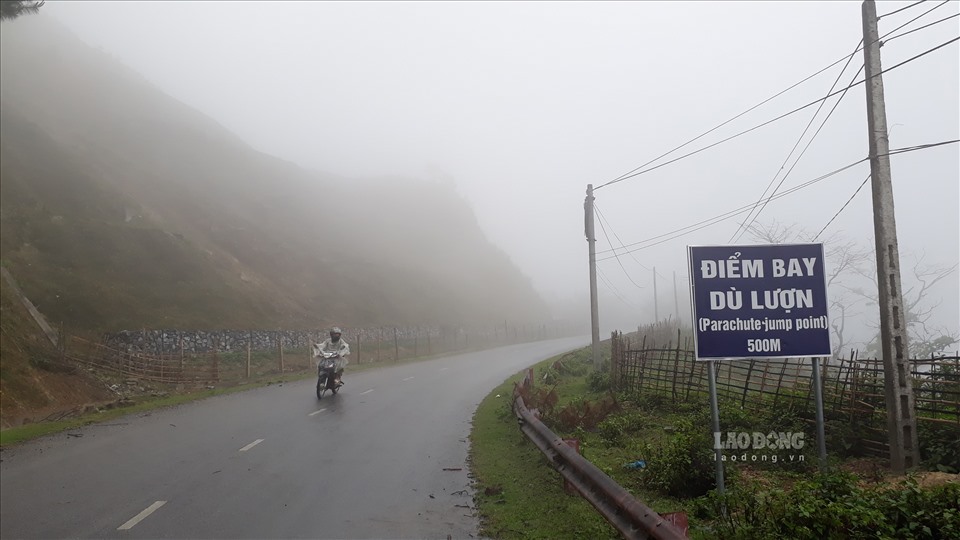 Điều quan trọng nhất khi qua đèo Khau Phạ cần chú ý đến là thời gian qua đèo để tránh được thời điểm sương mù xuống.