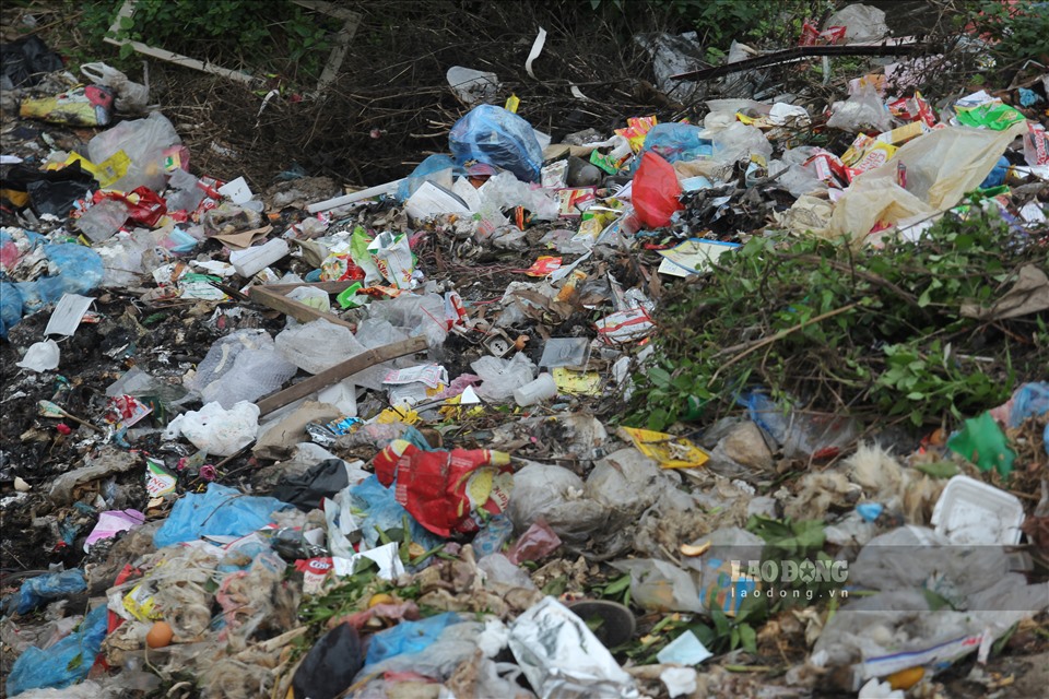 Trên địa bàn, chính quyền đã hướng dẫn người dân xây hố xung quanh nhà để xử lý rác. Về việc quy hoạch bãi tập kết rác trên địa bàn cũng đã xây dựng kế hoạch, kiến nghị UBND huyện phê duyệt.
