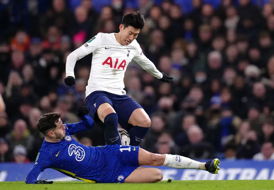 Saul đã một mình quán xuyến cả tuyến giữa của Chelsea. Ảnh: League Cup