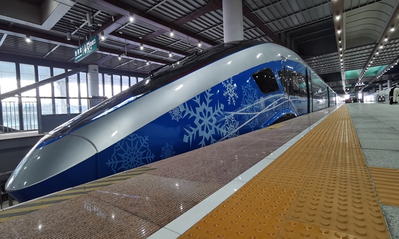 Tàu cao tốc Phục Hưng có tốc độ tối đa 350km/h, trang bị 5G. Ảnh: Tập đoàn Đường sắt Trung Quốc