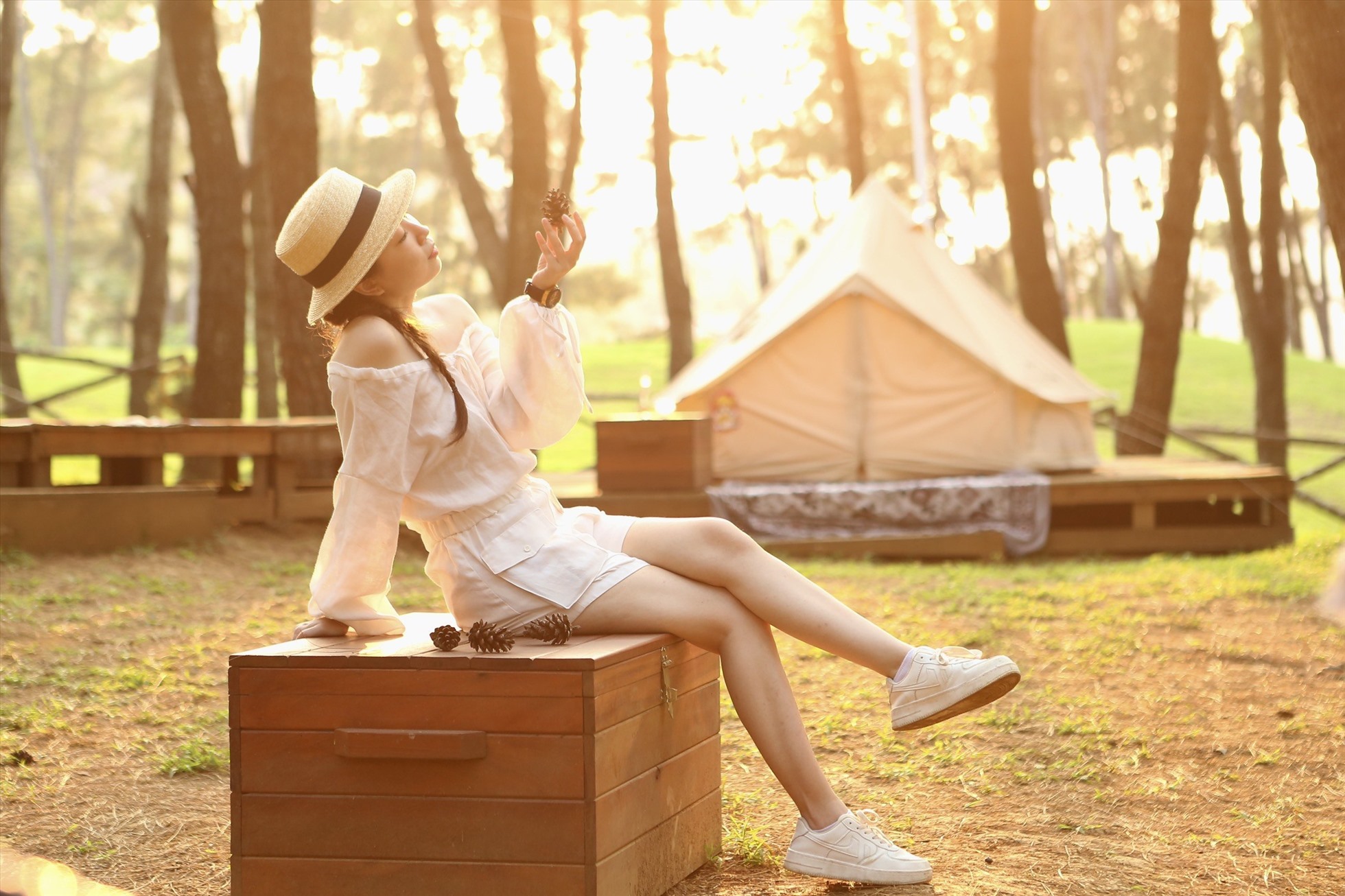 Dịch vụ tại đây chia hai khung giờ là trong ngày (10-16h) và qua đêm (17h đến 9h hôm sau). Du khách nên liên hệ trước để đặt chỗ do khu vực này khá đông khách. (Ảnh: Sunny Camping)