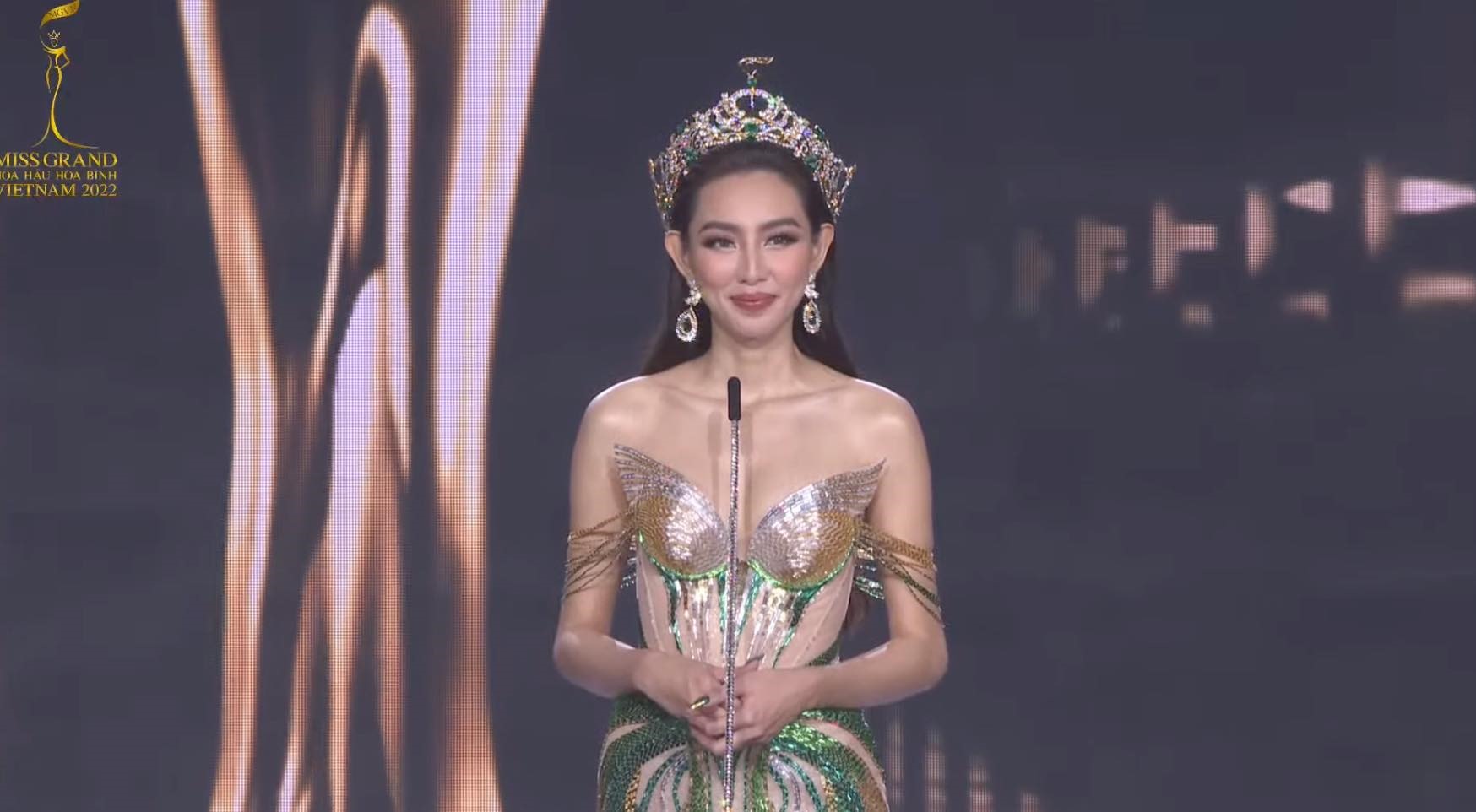Hoa hậu Thuỳ Tiên chia sẻ cảm xúc tại Miss Grand Vietnam 2022. Ảnh: CMH