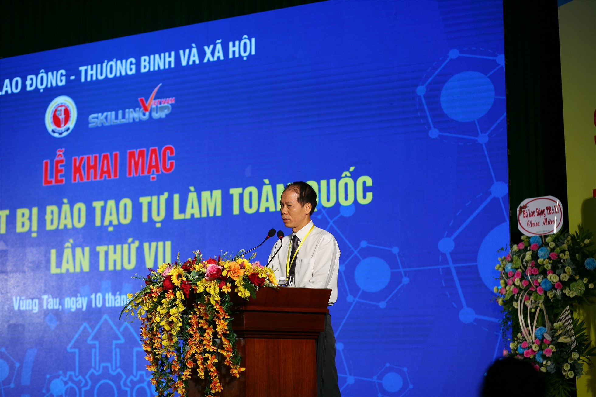 Phó Tổng cục trưởng Tổng cục GDNN Đỗ Năng Khánh – Trưởng ban Tổ chức Hội thi.