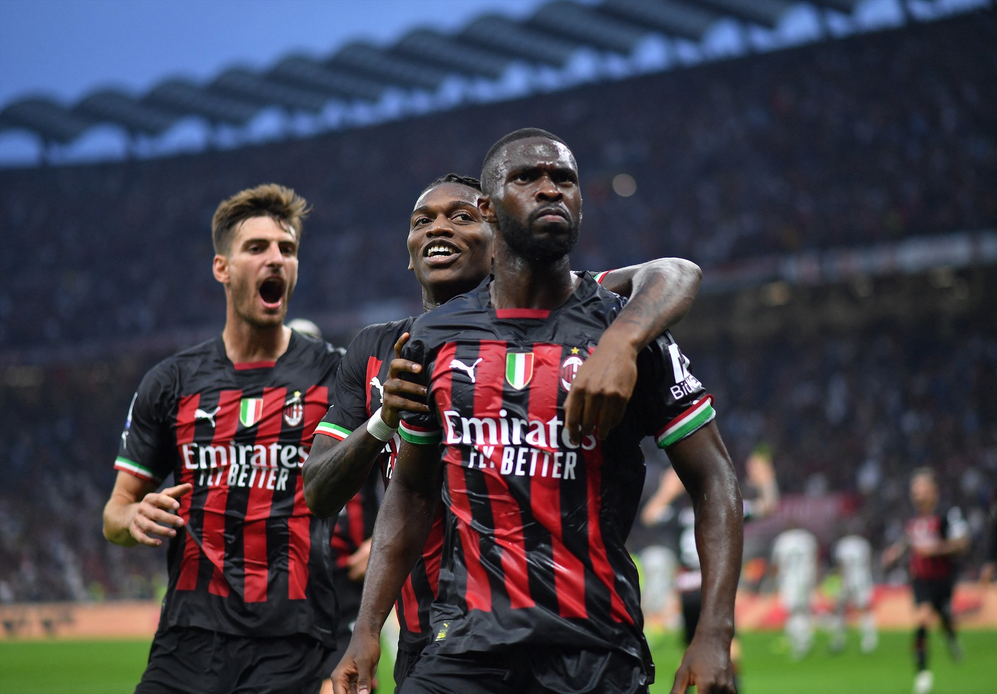 Milan vẫn vững vàng ở sân chơi quốc nội. Ảnh: AFP