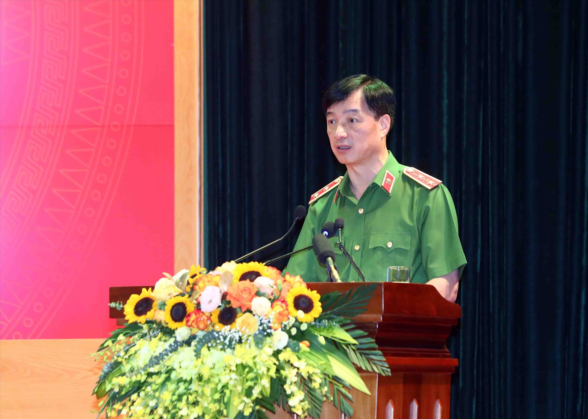 Thứ trưởng Nguyễn Duy Ngọc tại Hội nghị chuyển đổi số ngành công an ngày 10.10. Ảnh: V.D
