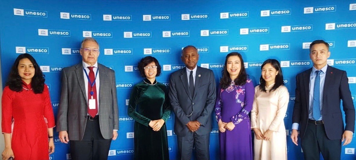 Lãnh đạo UNESCO cảm ơn Việt Nam đã tổ chức tốt chuyến thăm chính thức đầu tiên của Tổng giám đốc Audrey Azouley. Ảnh: Thanh Hà