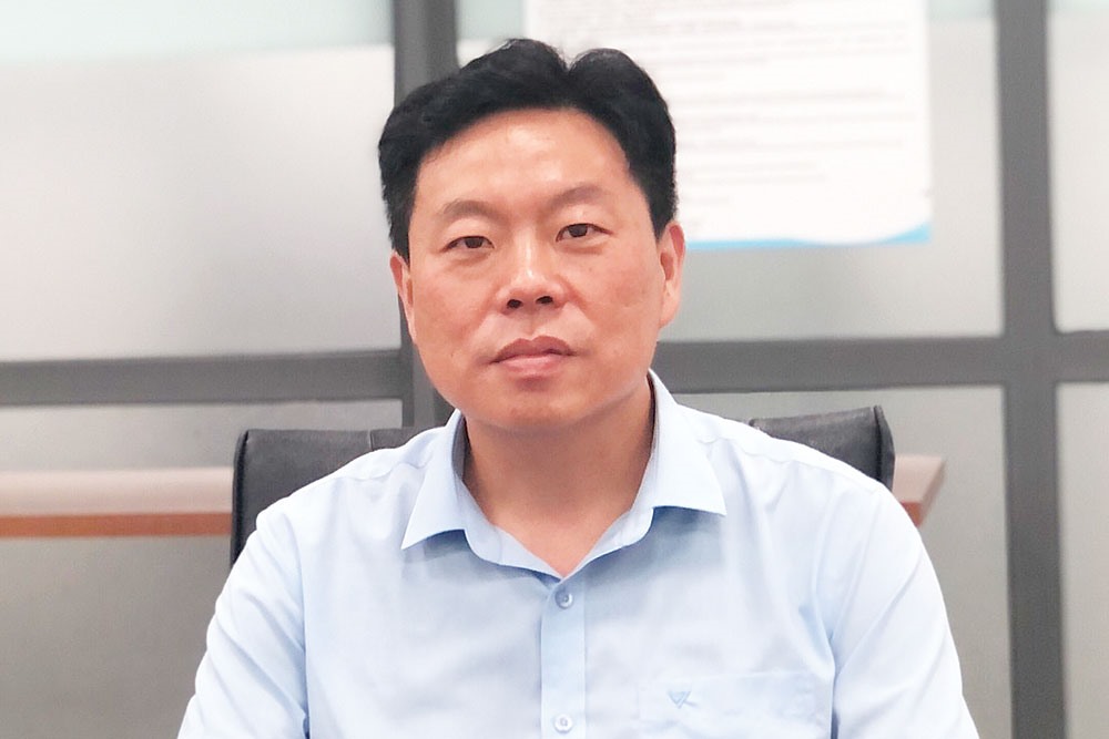 Ông Lý Chính Hùng - phụ trách đối ngoại Công ty TNHH Luxshare ICT.  Ảnh: Quế Chi