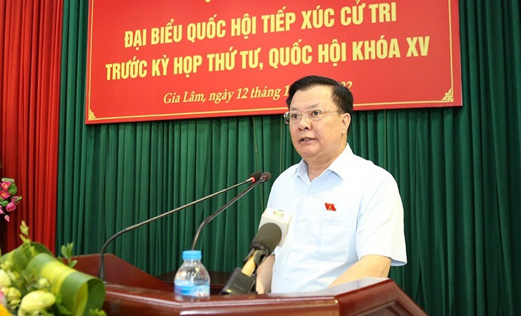 Bí thư Thành ủy Hà Nội, Trưởng đoàn đại biểu Quốc hội thành phố Hà Nội phát biểu tại buổi tiếp xúc cử tri. Ảnh: Viết Thành