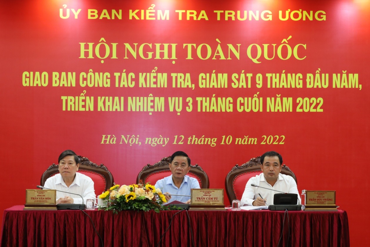 Lãnh đạo Uỷ ban Kiểm tra Trung ương chủ trì Hội nghị. Ảnh: Lê Anh