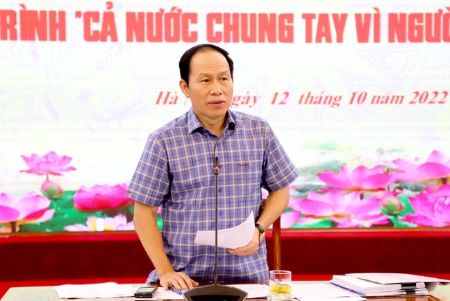 Phó Chủ tịch – Tổng Thư ký UBTƯ MTTQ Việt Nam Lê Tiến Châu phát biểu tại cuộc họp.