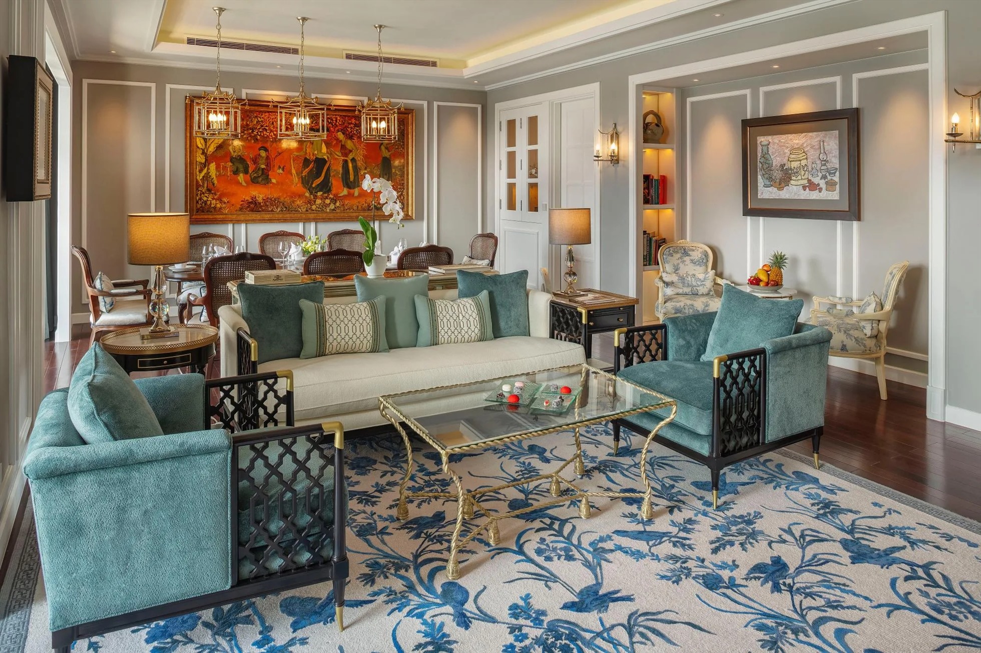 Kiến trúc khách sạn được lấy cảm hứng từ phong cách Art Deco đầu thế kỷ 20. Tổng thể là sự kết hợp hài hòa giữa thanh lịch, tao nhã và hiện đại, sang trọng.