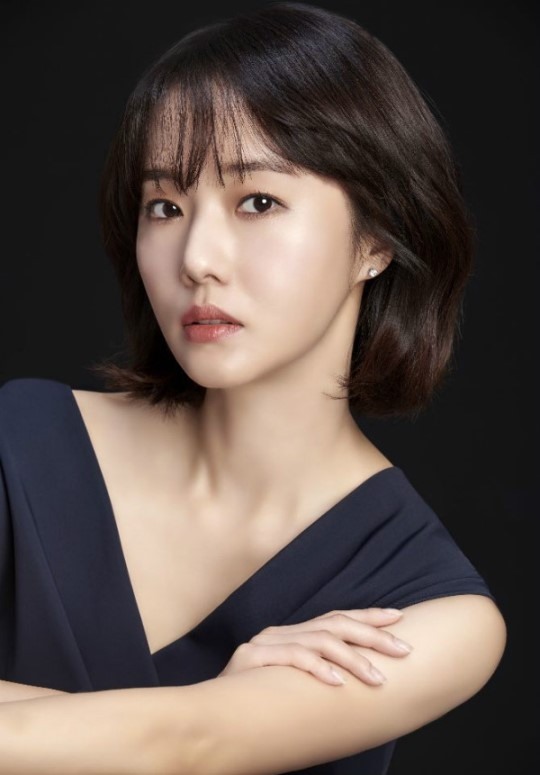 Lee Jung Hyun sinh con đầu lòng năm 2021. Gần đây, cô trở lại với các dự án phim “Decision to Leave” và “Limit“. Ảnh: IG.