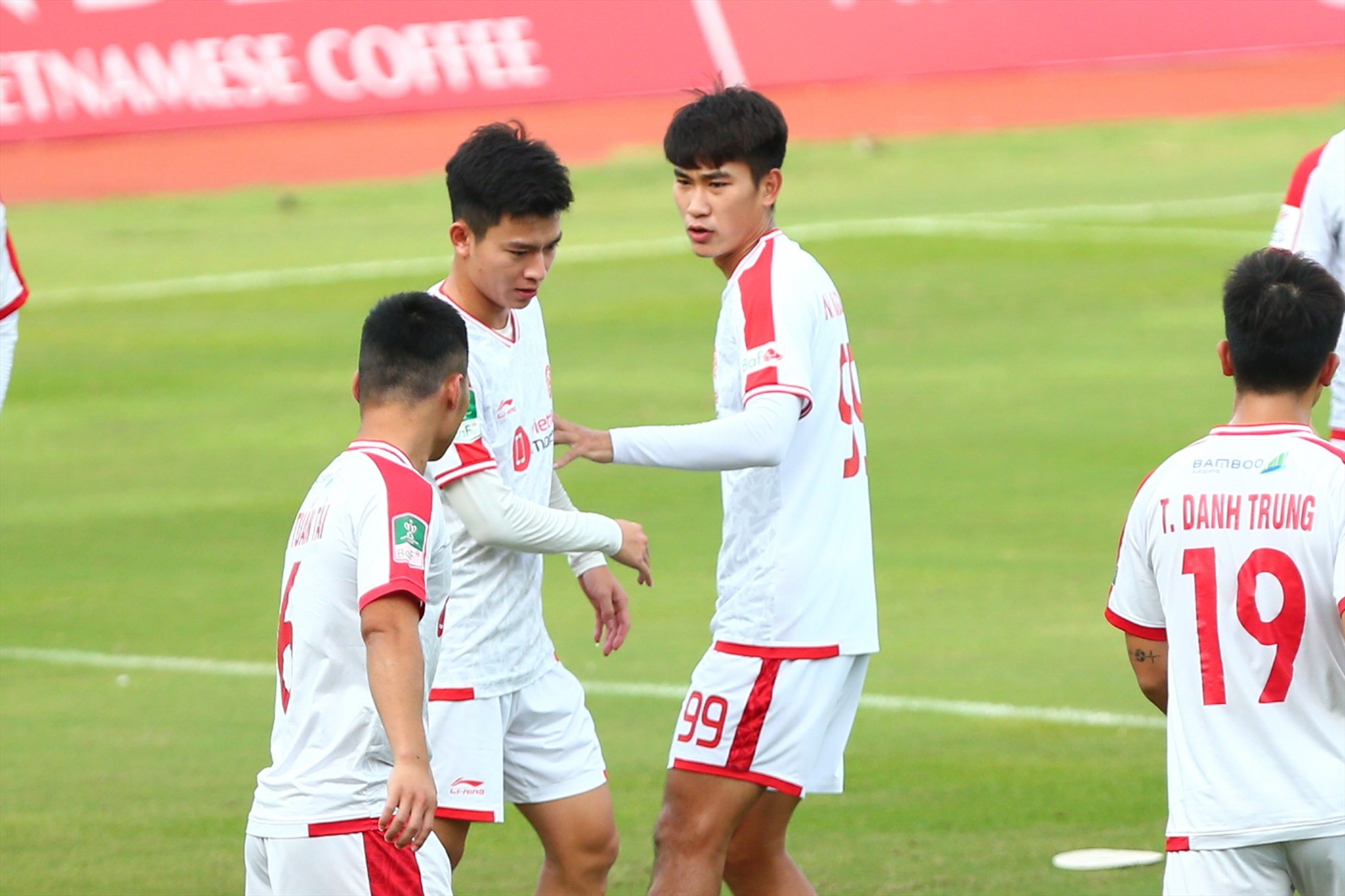 Theo quan sát, các cầu thủ Viettel đang có tâm lý thoải mái sau 2 trận thắng liên tiếp trước Nam Định và Sông Lam Nghệ An.