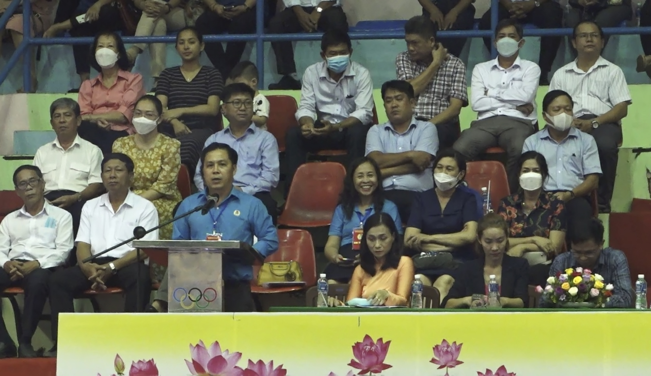 Đồng chí Trần Ngọc Phúc, chủ tịch Công đoàn viên chức tỉnh Bình Thuận phát biểu khai mạc Hội Thao. Ảnh: DT