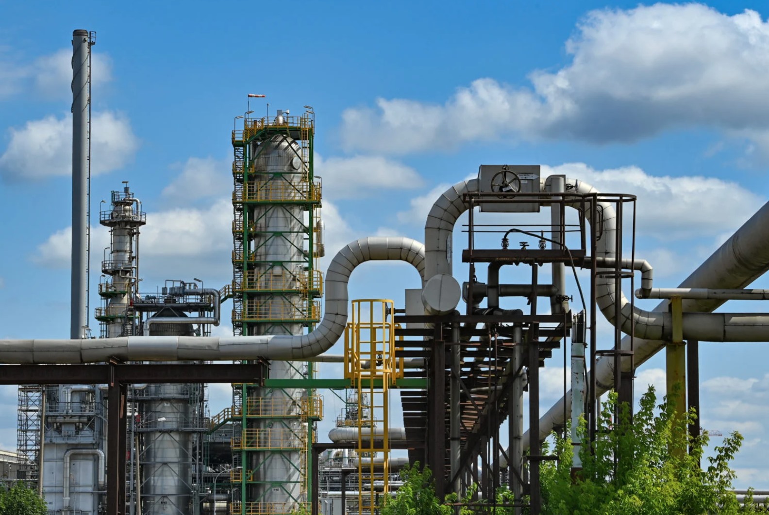 Cơ sở chế biến dầu thô nhà máy lọc dầu PCK-Raffinerie ở Schwedt. Chính phủ Đức nắm quyền kiểm soát nhà máy từng thuộc tập đoàn dầu khí Nga Rosneft này. Ảnh: AFP/DPA