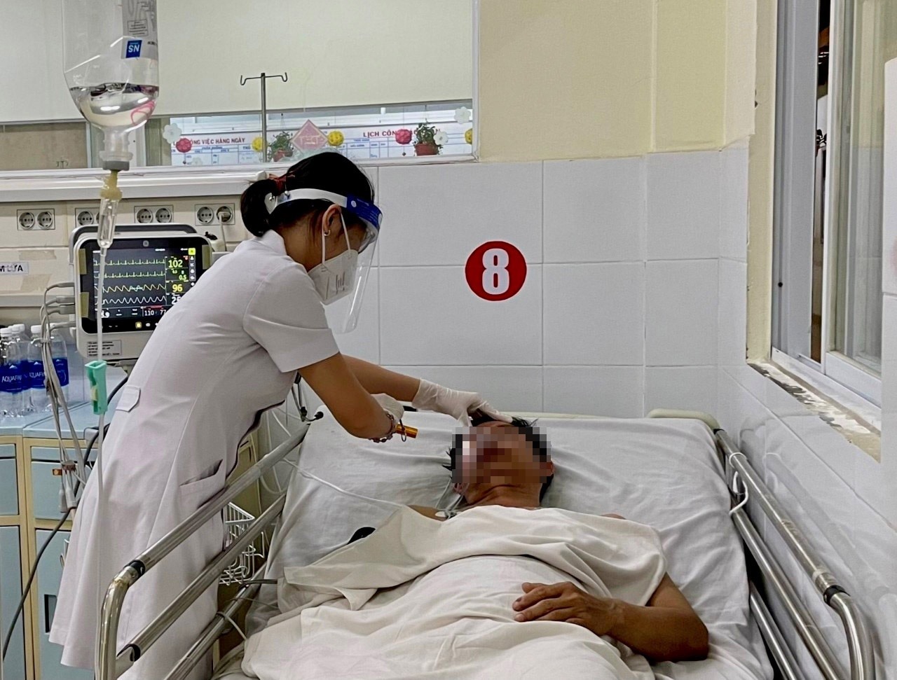 Bệnh viên cấp cứu cho trường hợp bệnh nhân bị tắc hoàn toàn động mạch giữa một bên thoát khỏi con nguy kịch