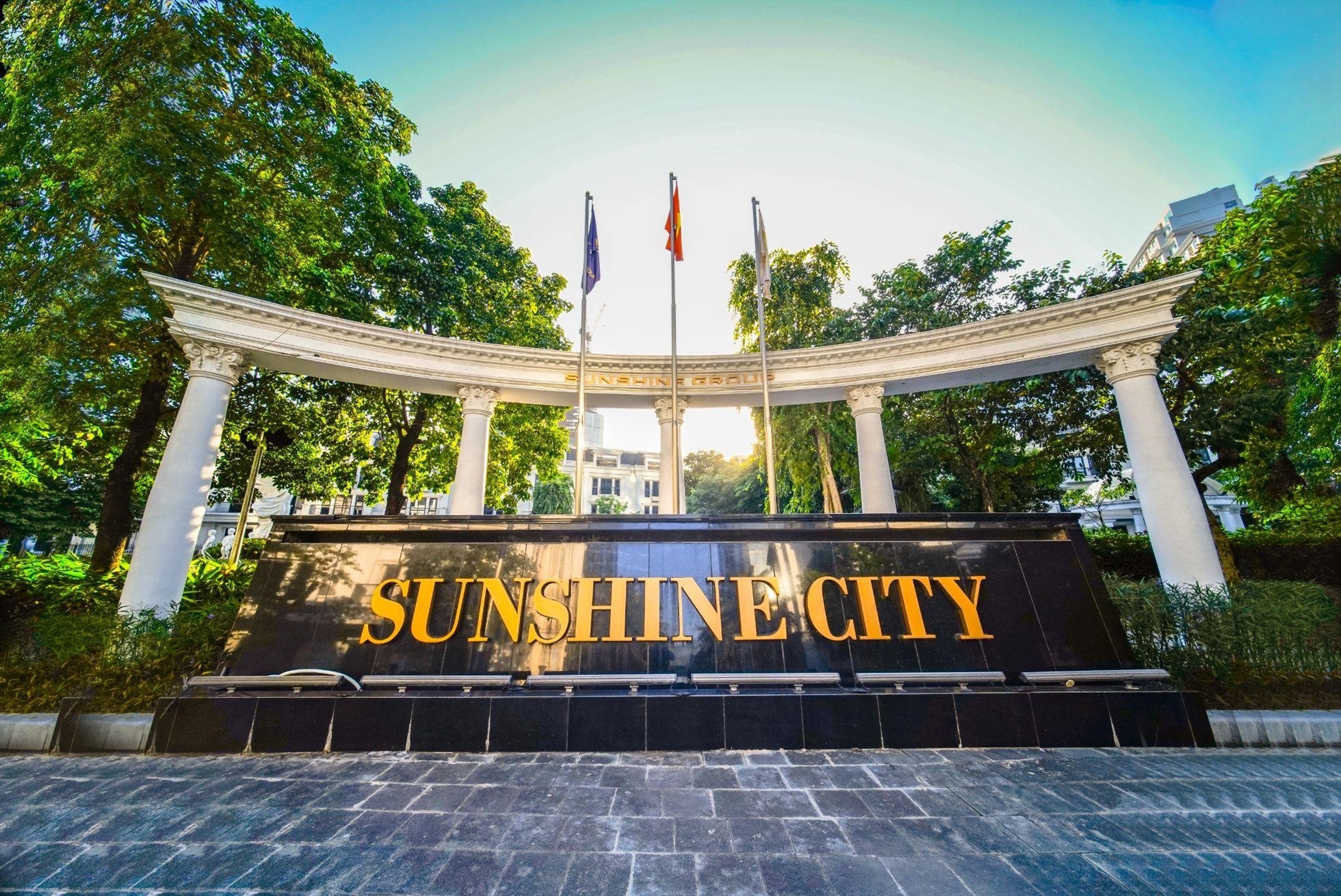 Sunshine City, thành phố Xanh bên nhịp sóng sông Hồng, tọa lạc tại KĐT Nam Thăng Long (Ciputra) được vinh danh KĐT đáng sống trong nhiều năm liên tiếp.