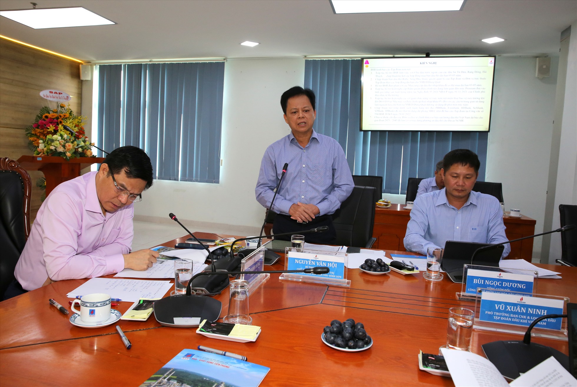 Chủ tịch HĐQT BSR Nguyễn Văn Hội báo cáo một số nội dung liên quan đến cung ứng dầu thô cho NMLD Dung Quất.