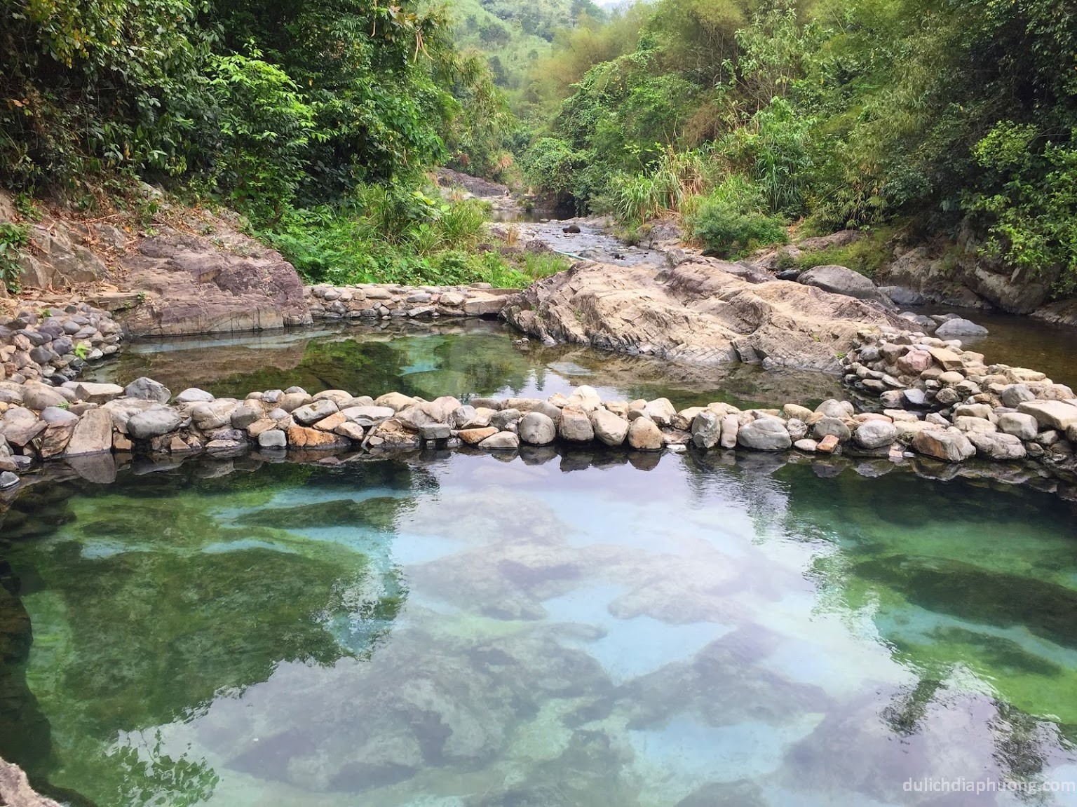 Suối nước nóng bản Mòng. Ảnh: Du lịch Sơn La