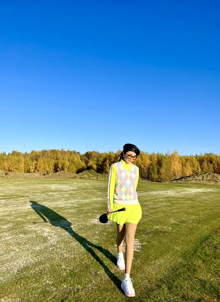 Sân golf có địa hình đồi núi, chướng ngại hồ nước, được phân chia rõ rệt về độ cao, thách thức các tay golf chuyên nghiệp.