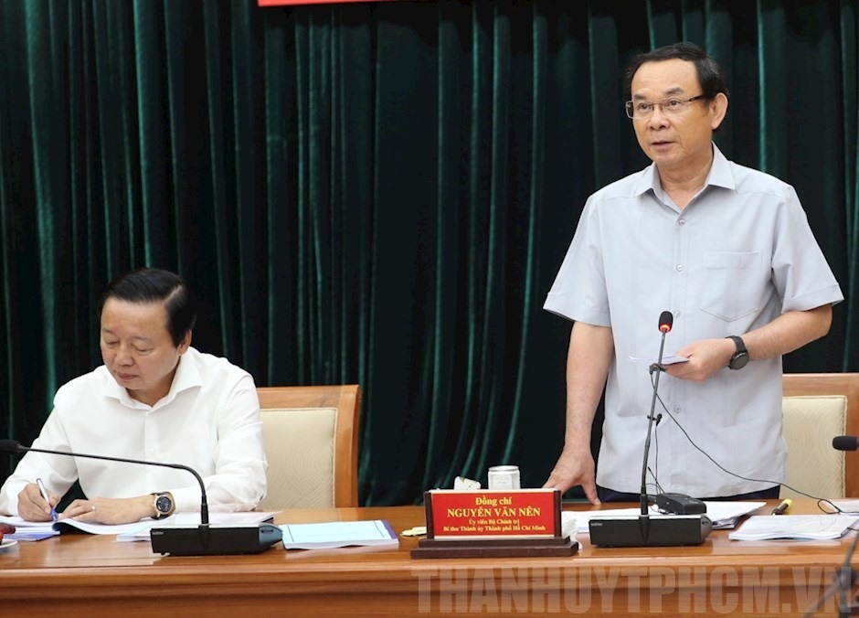 Bí thư Thành ủy TPHCM Nguyễn Văn Nên phát biểu tại buổi làm việc. Ảnh: Long Hồ